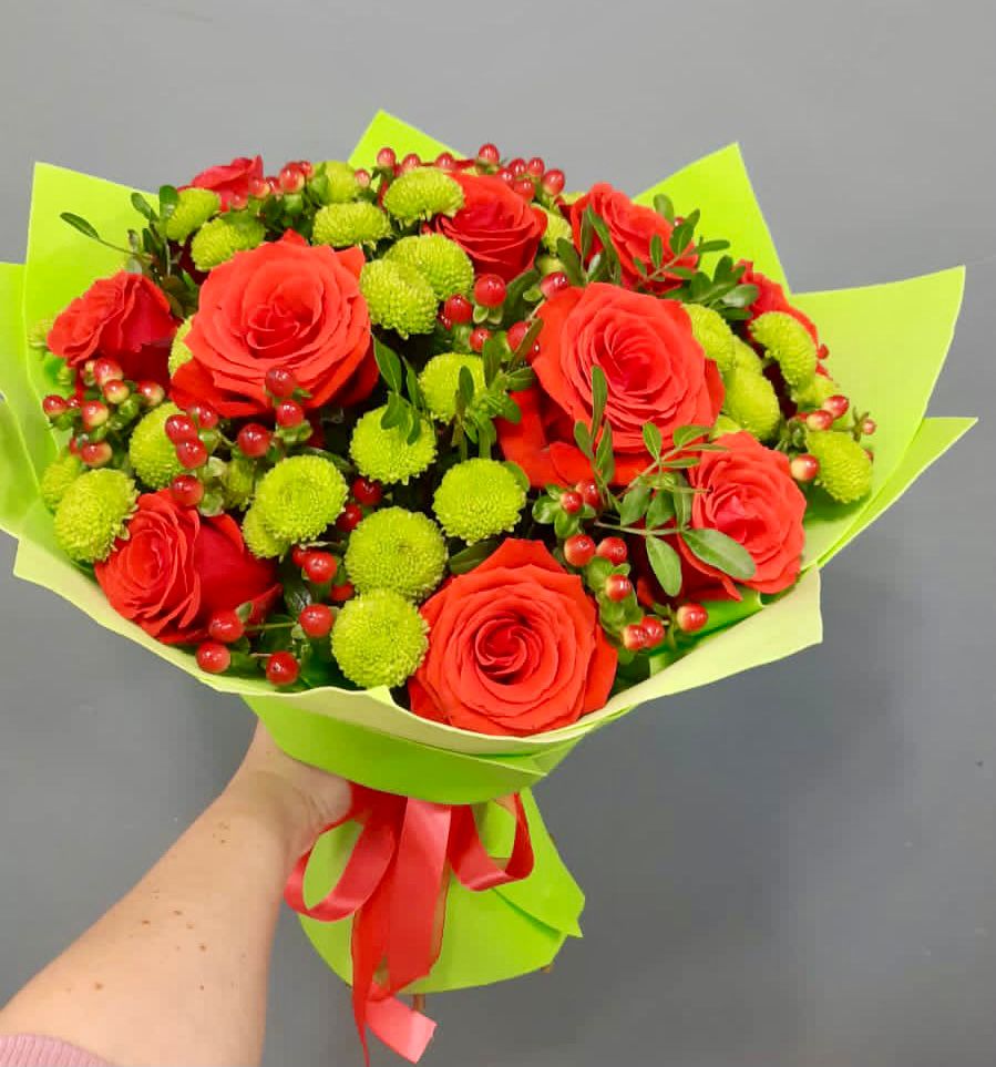 Букет цветов из: Хризантемы и Розы в Владимиро-Александровском