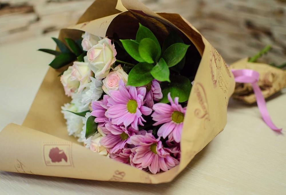 Букет цветов из: Розы и Хризантемы в Владимиро-Александровском