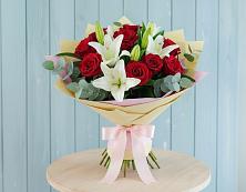 Букет цветов из:  Лилии и Розы в Владимиро-Александровском