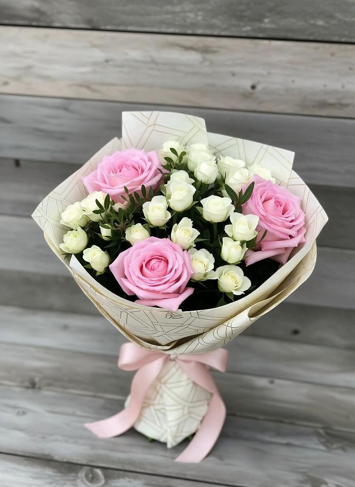 Букет цветов из: Розы в Владимиро-Александровском