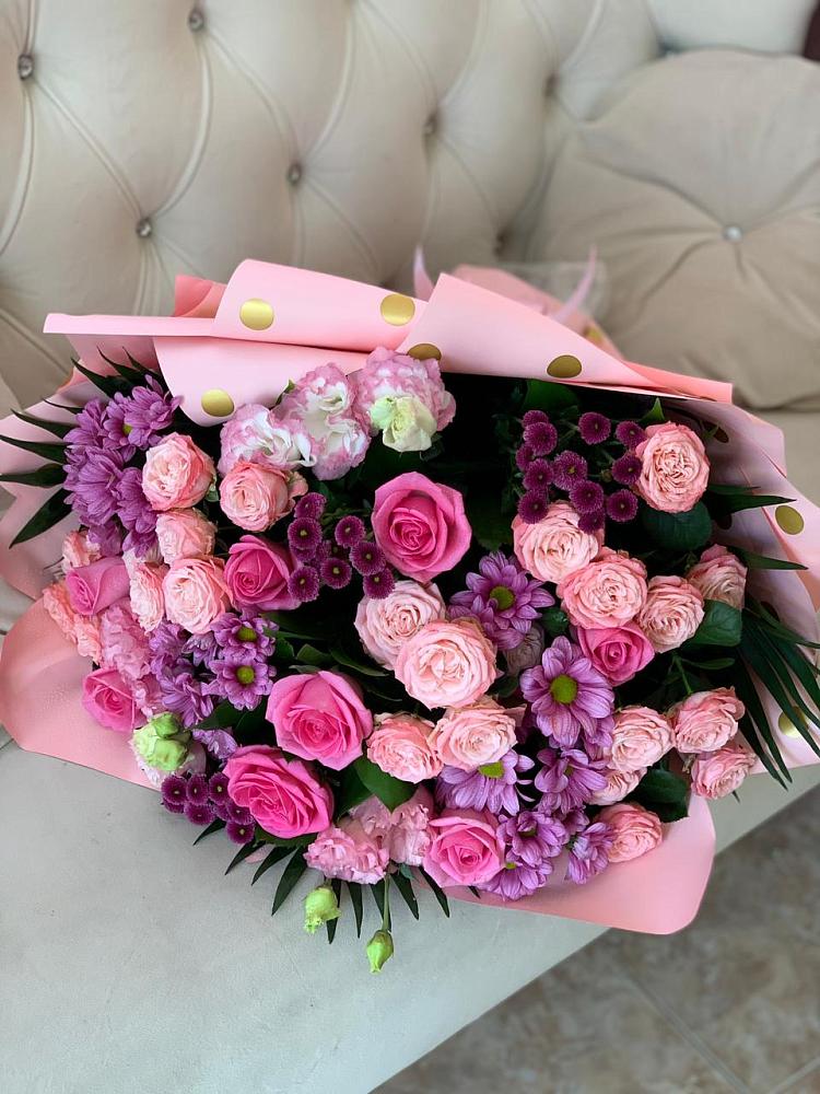 Букет цветов из: Хризантемы, Розы и Лизиантусы в Владимиро-Александровском