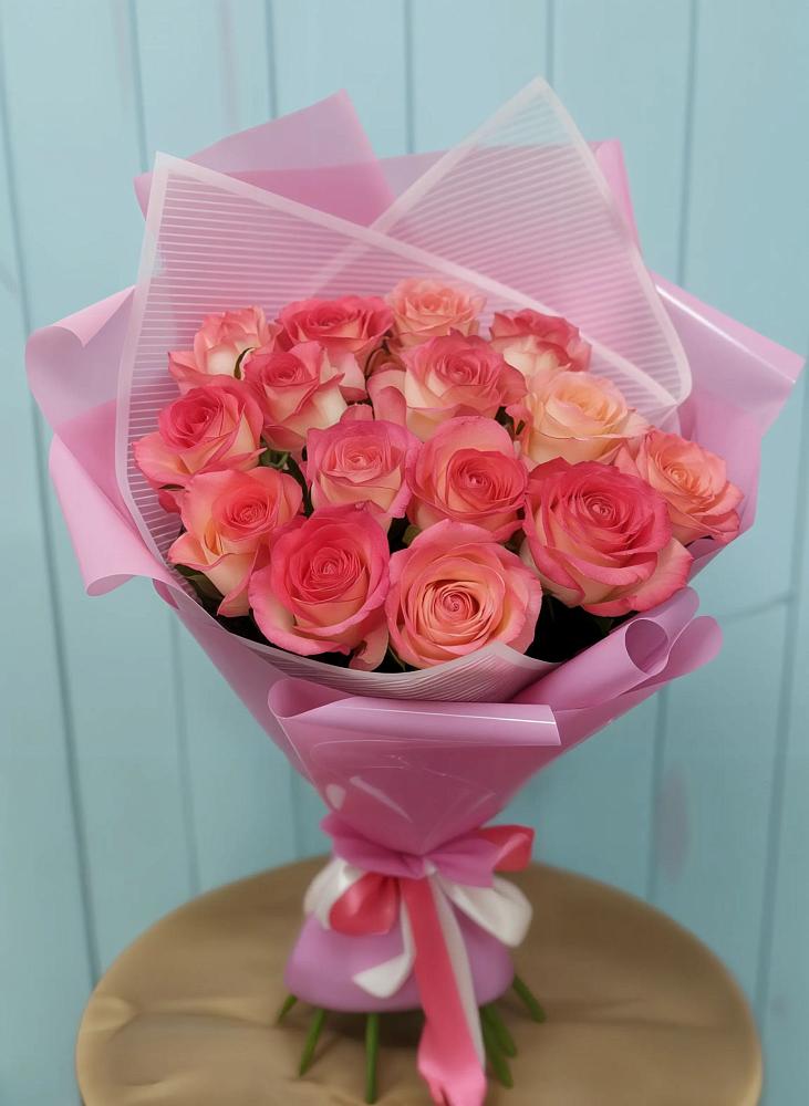 Букет 15 Розовых роз Равель в Владимиро-Александровском