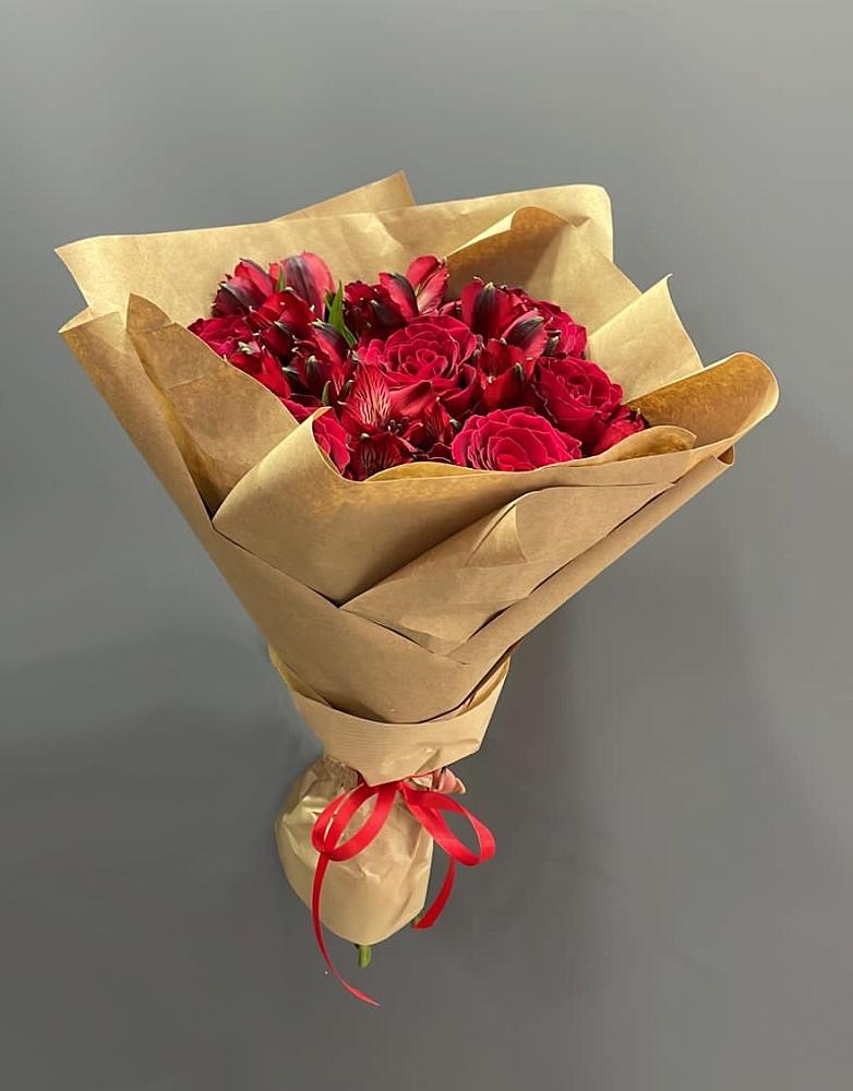 Букет цветов из: Альстромерии и Розы в Владимиро-Александровском