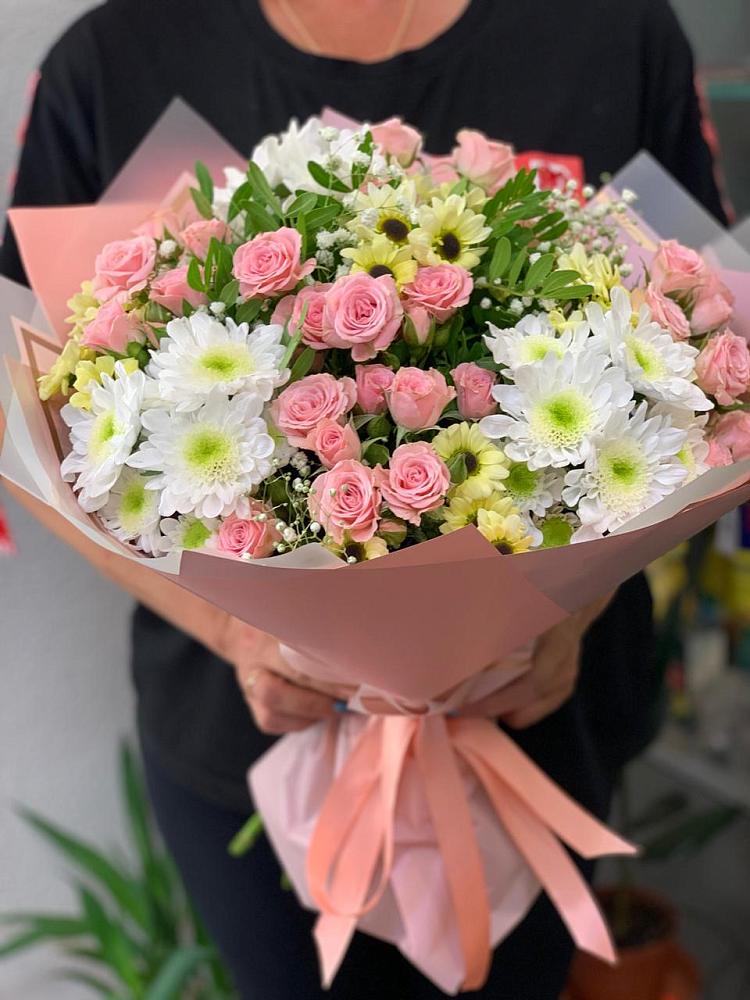 Букет цветов из: Розы и Хризантемы в Владимиро-Александровском