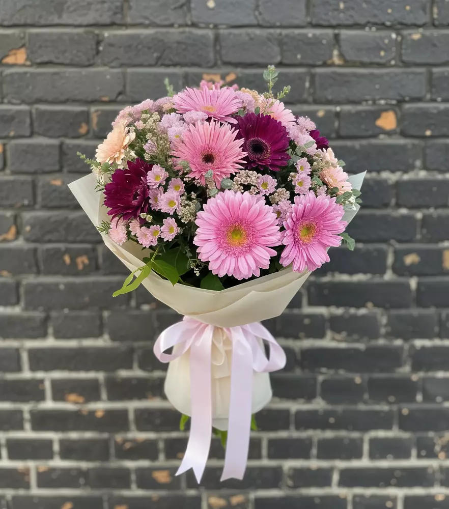 Букет цветов из: Герберы и Хризантемы в Владимиро-Александровском