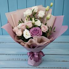 Букет цветов из:  Розы и Лизиантусы в Владимиро-Александровском