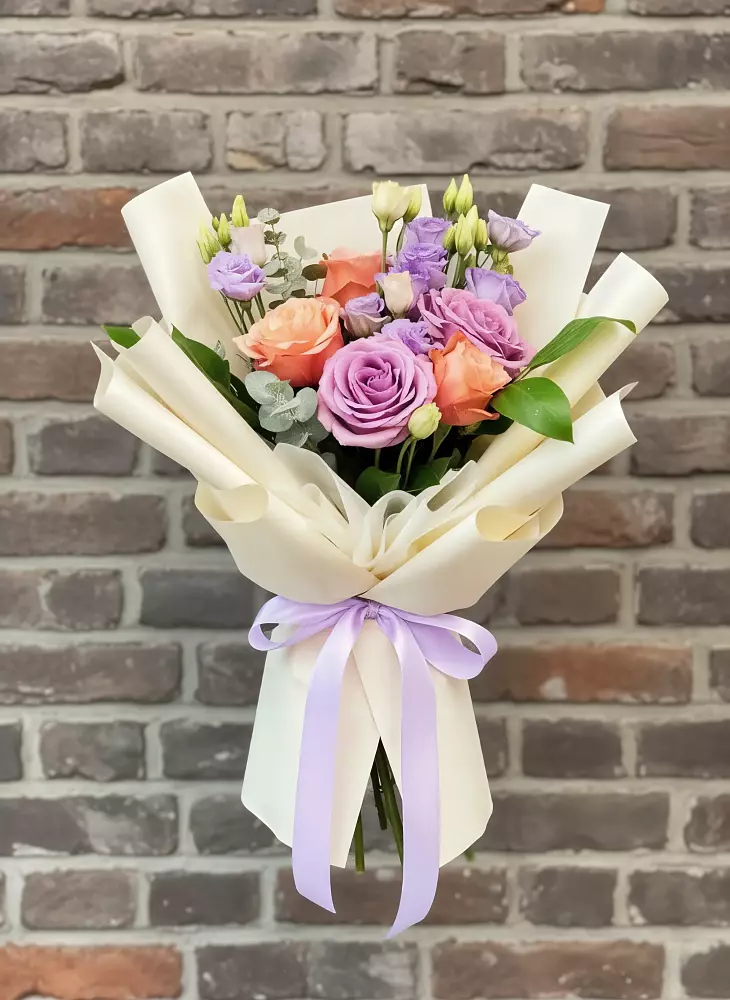 Букет цветов из: Лизиантусы и Розы в Владимиро-Александровском