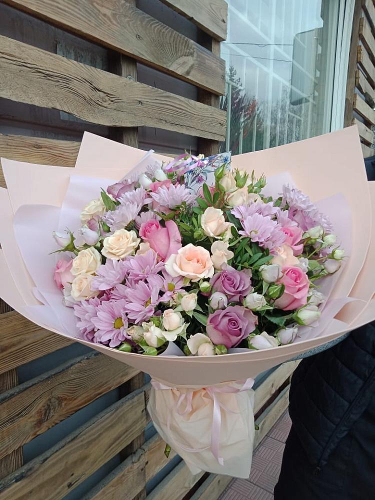 Букет цветов из: Розы и Хризантемы в Владимиро-Александровском