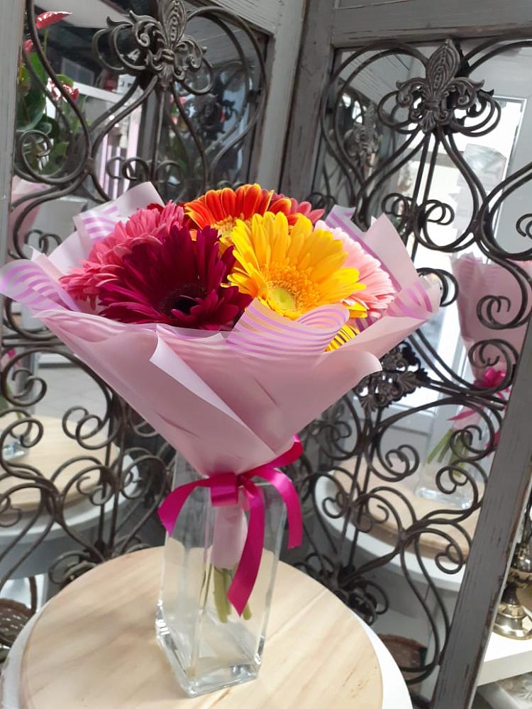 Букет цветов из: Герберы в Владимиро-Александровском