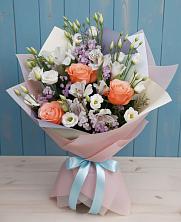 Букет цветов из:  Лизиантусы, Розы, Альстромерии и Гипсофила в Владимиро-Александровском