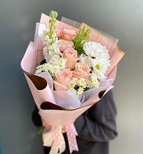 Букет цветов из:  Хризантемы и Розы в Владимиро-Александровском