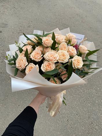 Букет Кремовые розы Латте в Владимиро-Александровском