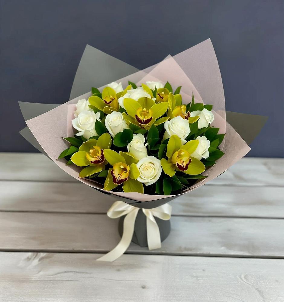 Букет цветов из: Орхидеи и Розы в Владимиро-Александровском