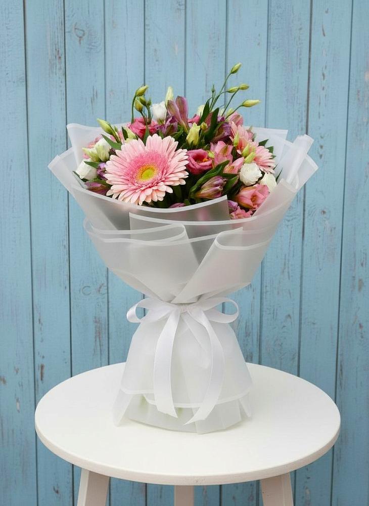 Букет цветов из: Герберы, Альстромерии и Лизиантусы в Владимиро-Александровском