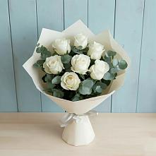 Букет Белые розы в Эвкалипте в Владимиро-Александровском