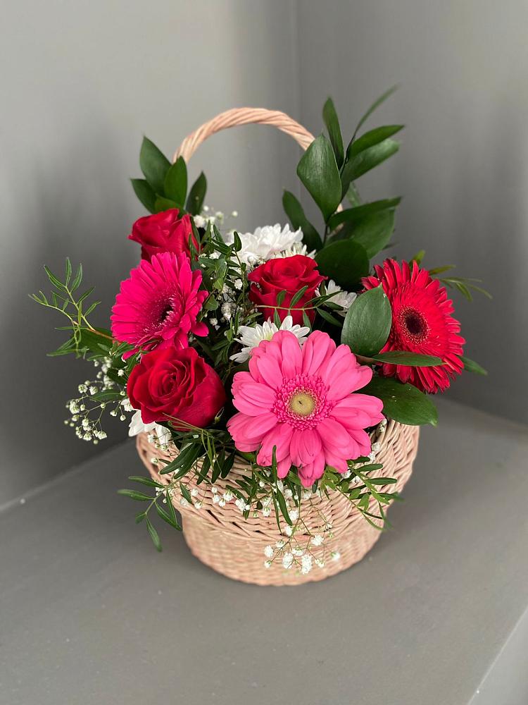 Цветочная композиция из Розы, Хризантемы и Герберы в корзине в Владимиро-Александровском