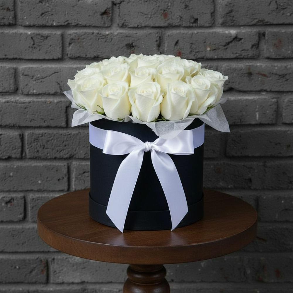 Цветочная композиция из Розы в шляпной коробке в Владимиро-Александровском